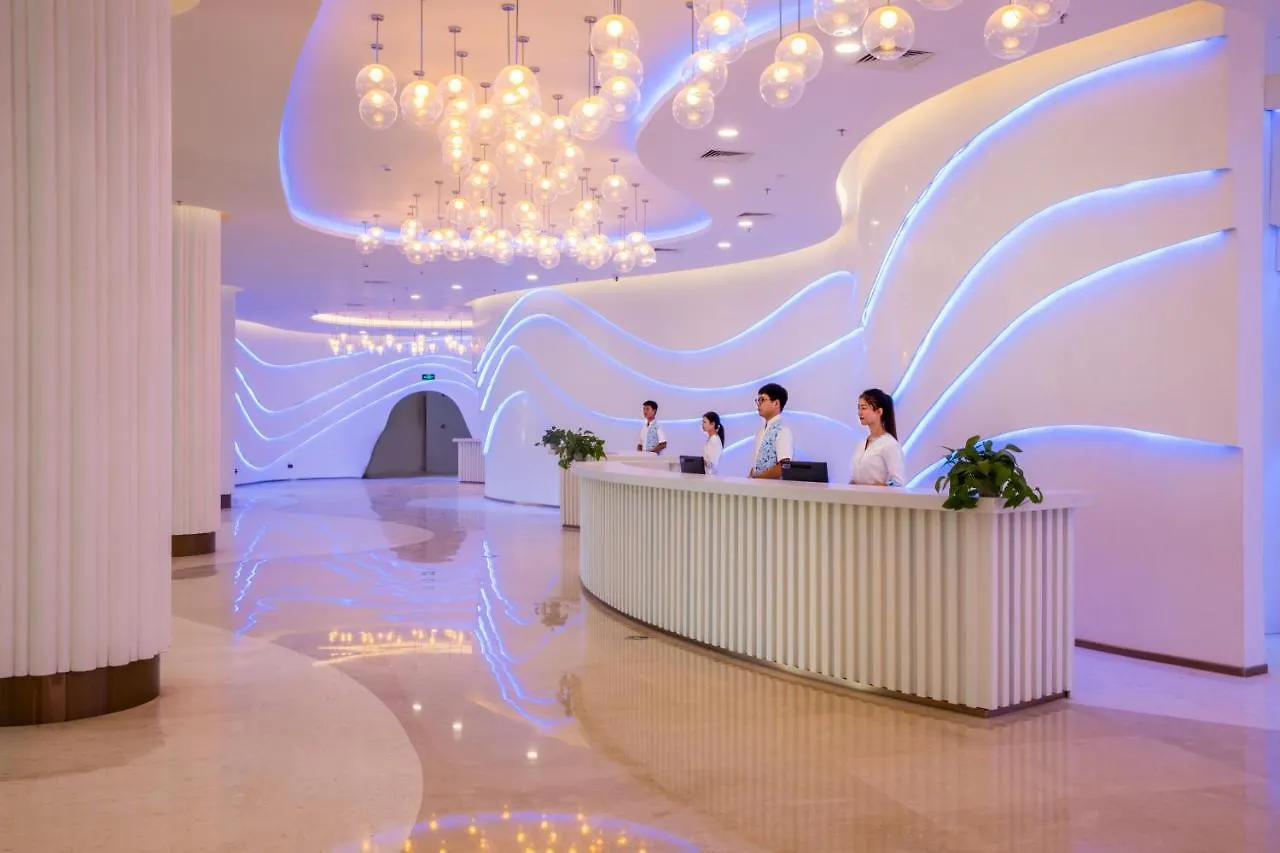 Beluga Sanya Discovery Ocean World Hotel 5*,