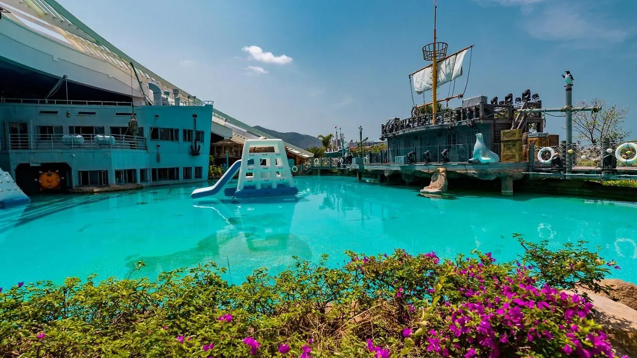 Beluga Sanya Discovery Ocean World Otel